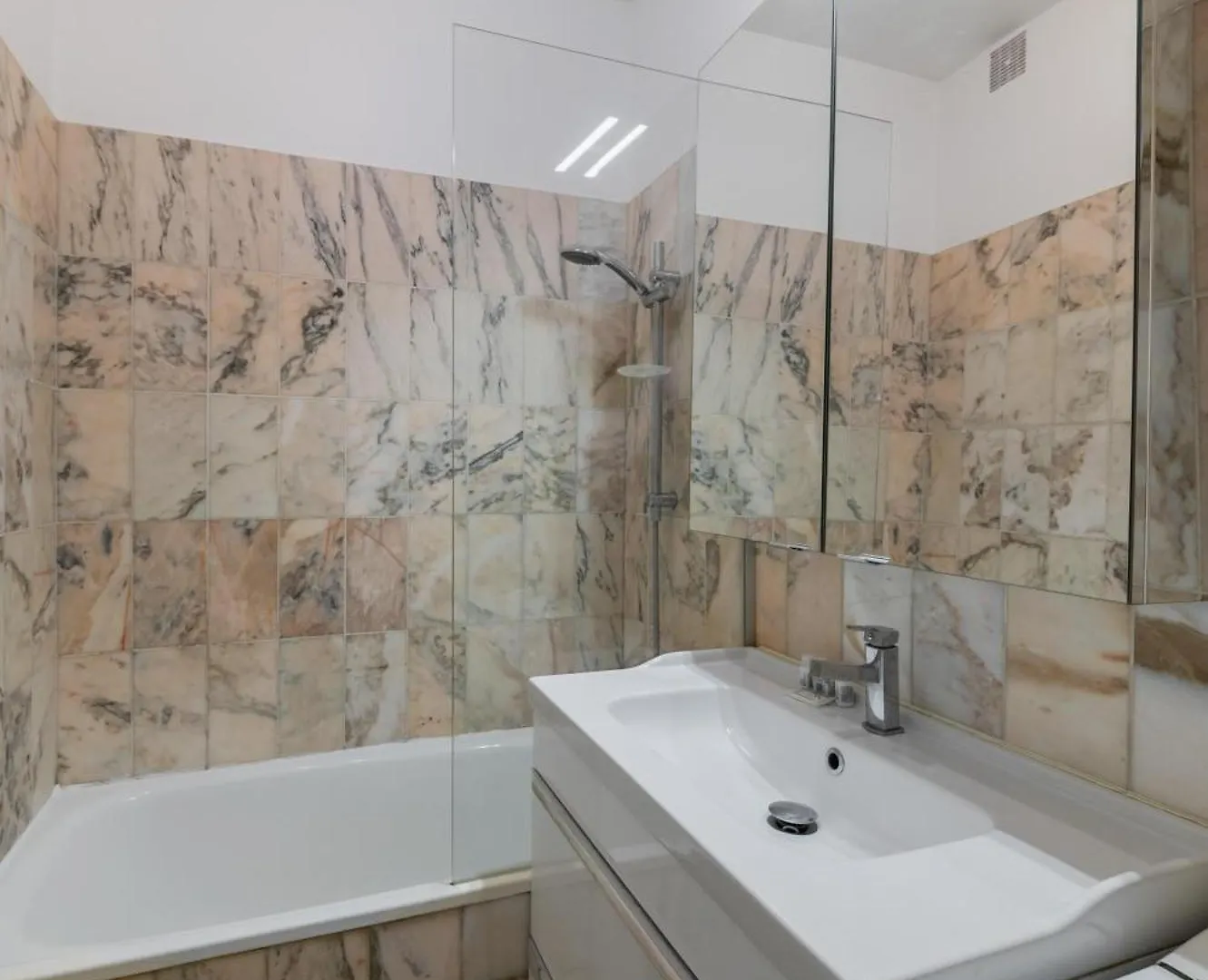Appartement Entre Moulin-Rouge Et Sacre-Coeur Paris Apartment